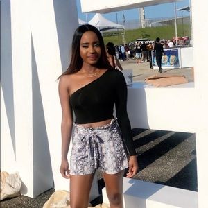 Meet your Posher, Simone